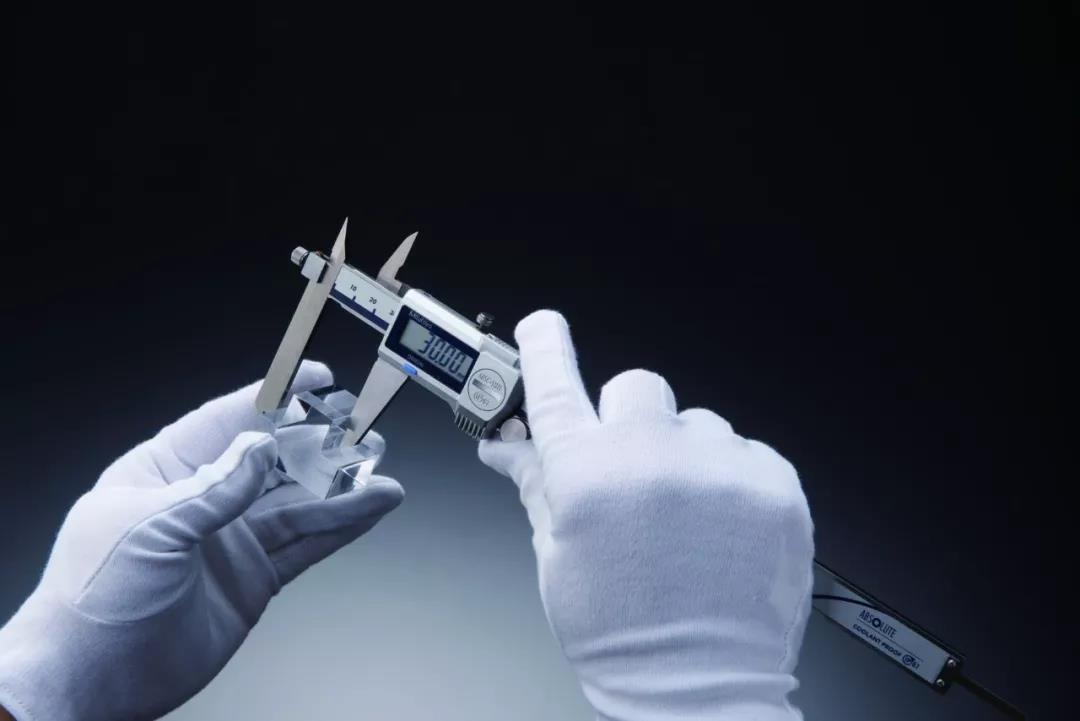 日本三豐數(shù)顯偏置卡尺 日本三豐數(shù)顯偏置卡尺